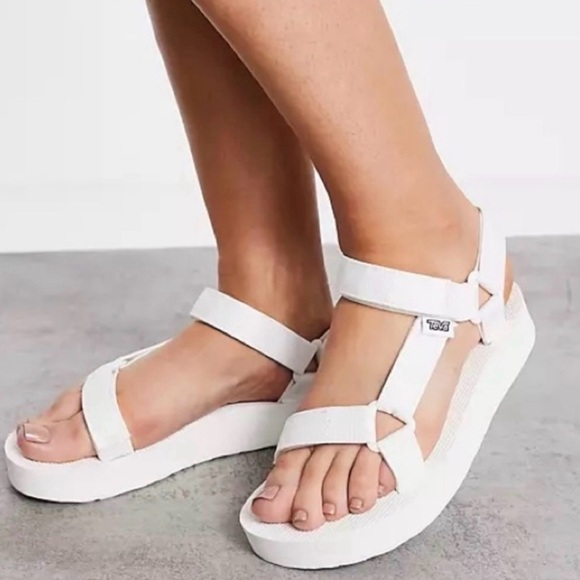 Teva Shoes - Teva Universal Midform Sandal in White Size 7